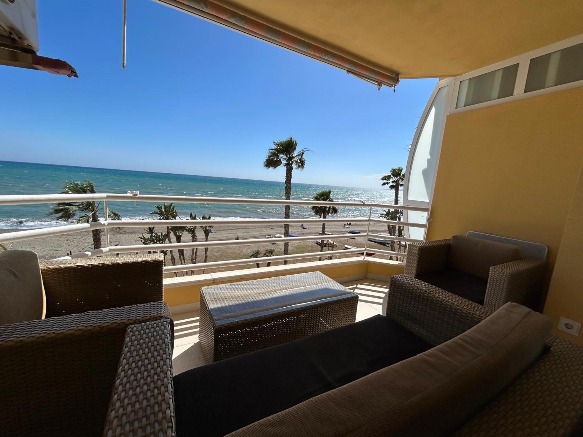 Apartamento Frente Al Mar,Primera Linea De Playa Rincón de la Victoria Exterior foto